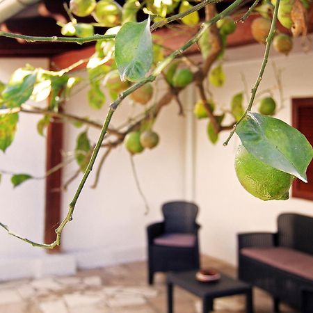 Sea Breeze Villa - Luna Apartment Bari Kültér fotó