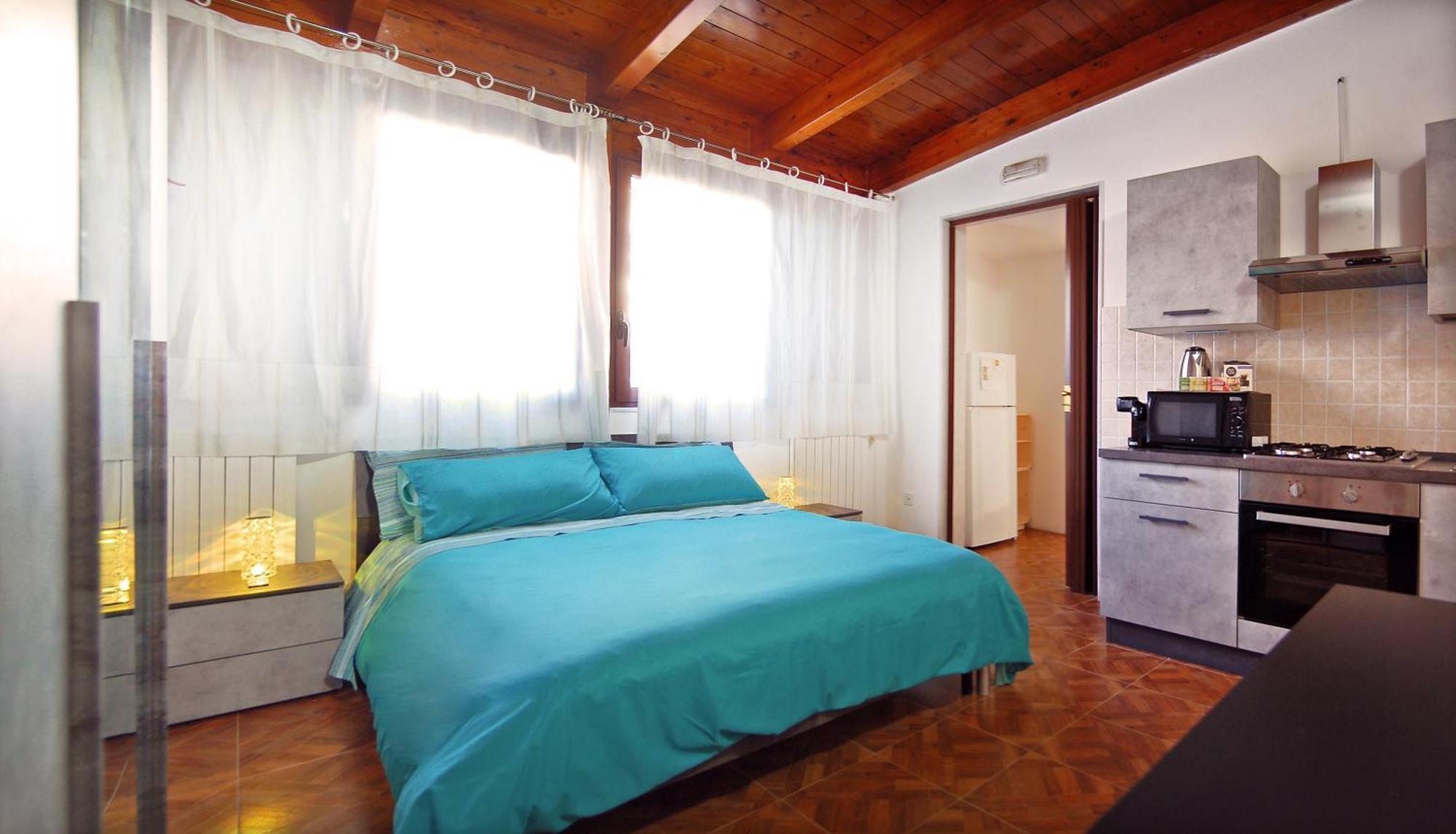 Sea Breeze Villa - Luna Apartment Bari Kültér fotó