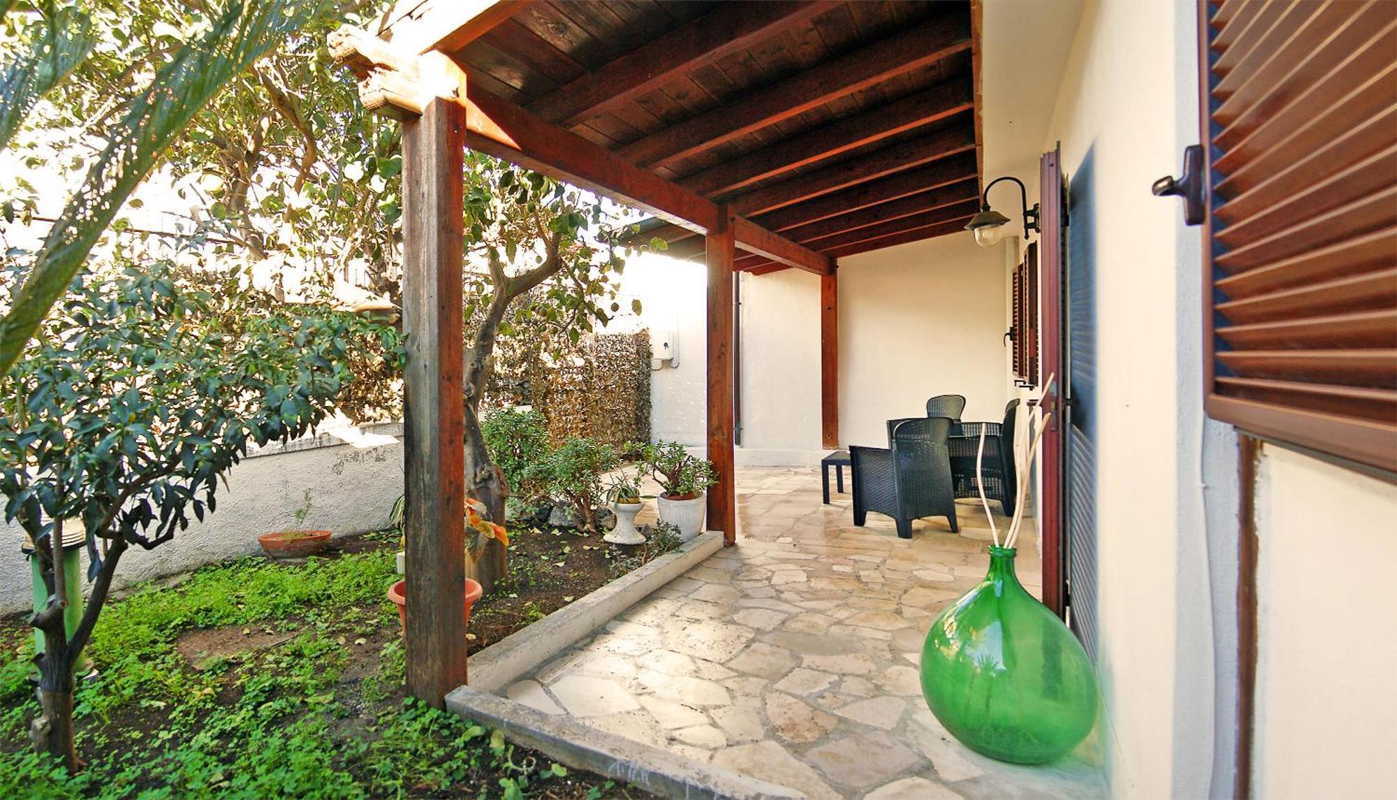 Sea Breeze Villa - Luna Apartment Bari Kültér fotó